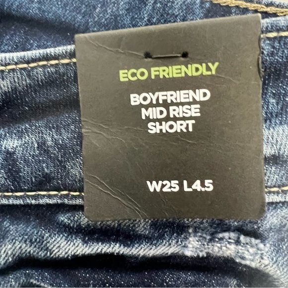 NWT SILVER Women’s Boyfriend Blue Jean Shorts Sz 2 Distressed Stretch Pockets - Picture 4 of 13